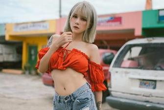 BoLoli菠萝社 – 八宝icey和她的女友套图，唉，这些资源真能让人不停神游啊！