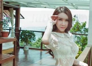 GIRLT果团网 – little贝壳喵的女神作品分享，没想到灯光下的优雅，真能让我这种文艺小小白也无言以对！