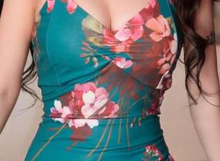 HuaYang花漾 – 玥儿玥er在线，写真里的内衣秀，总有种假装不经意。