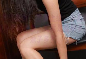 IESS异思趣向 – 图册上线！小北的东北妹子棕色丝袜合集，究竟是丝袜多，还是妹子多？
