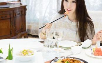 MiStar魅妍社 – 看陈雅漫VICKY短裙的分享后，我反思了下我的衣柜，决定清理出点空间。