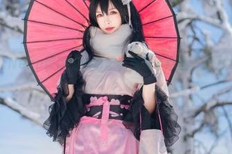 这套作品里，Neko薇薇的透明护士展现了哪些“不为人知”的一面？