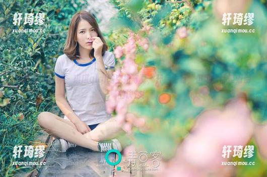 TGOD推女神 - 琪琪qlql的空姐写真，开启飞行，但每次都是滑倒的诀窍！