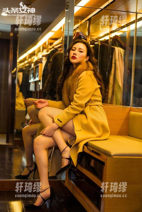 TouTiao头条女神 - 梦心玥的私房图集，腿玩十年，你的目光也是满意的吗？