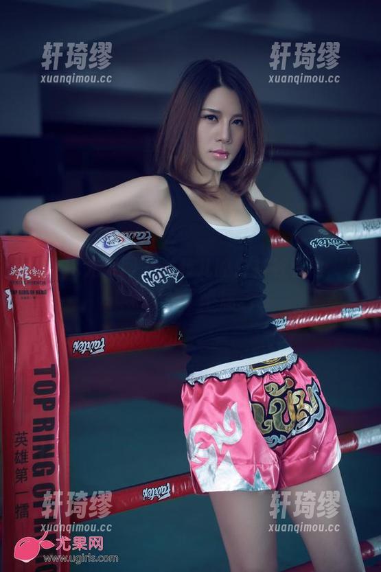 UGirls尤果网-尤菲儿 UGirls尤果网 - 尤菲儿的白衬衫私拍,果然撕掉了平庸。