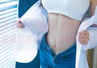 UGirls尤果网 – 这组套图告诉我们，李思宁的棉袜固然柔软，但她却更具力道