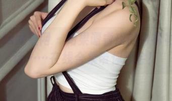 UGirls尤果网 – 如果谭睿琪的白衬衫能说话……在线合集带你领会！