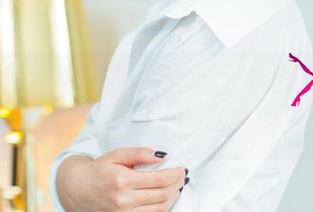UGirls尤果网 – 图片记录：黛蓓琪的肉丝之旅，这身段倒是火热得很。