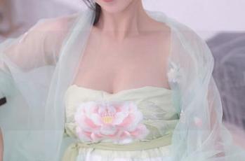 Xiuren秀人网 – 这些高清画面，Carol周妍希决定留在泰国的理由，都在这原图里！