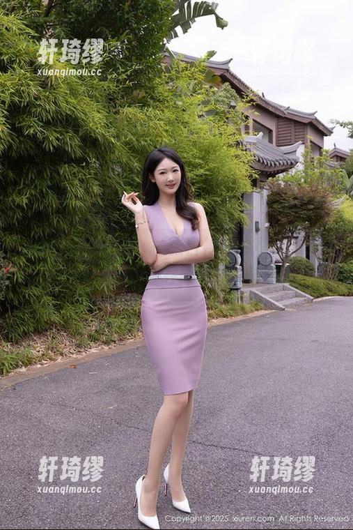 Xiuren秀人网 - 一张白衬衫的戏码，Emily尹菲好像还在跟我说悄悄话？