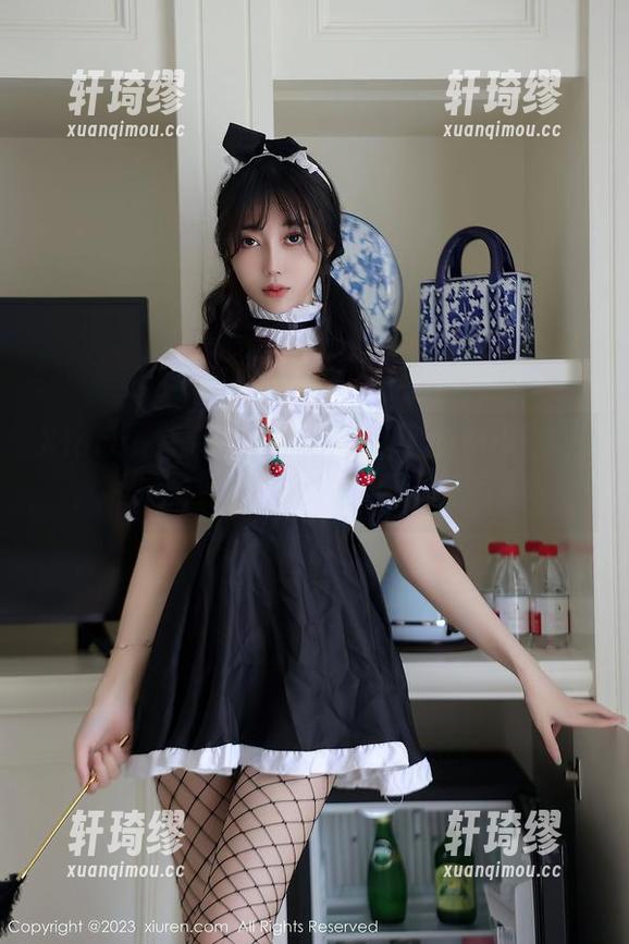 Xiuren秀人网-Yuki鱼儿 Xiuren秀人网 - 这条白裙下的Yuki鱼儿,私拍图包让我浮想联翩,真有趣。