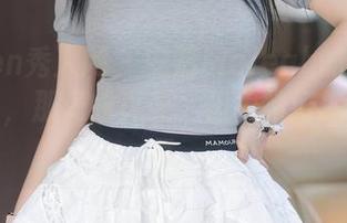 Xiuren秀人网 – 安然Maleah的夏日写真：瞧，那光线真美，但模特好像没化妆啊。