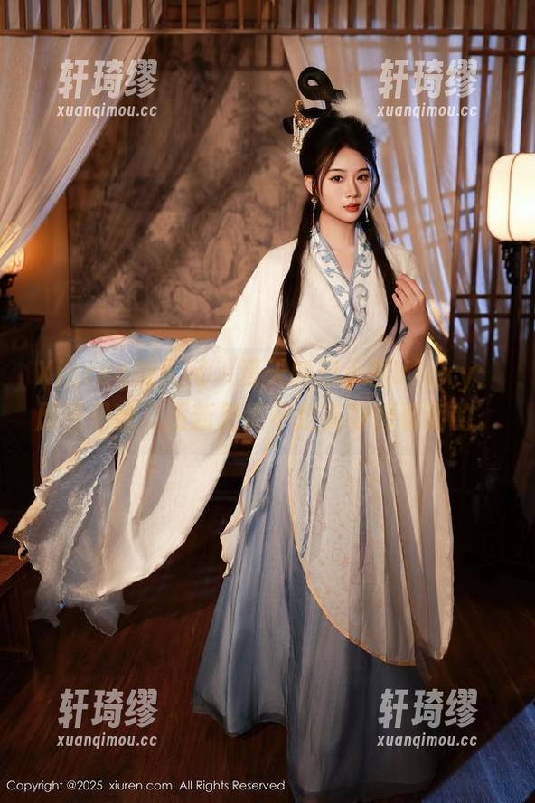 Xiuren秀人网 - 夏天的田小燕Vicky：原图是啥，更新里说不定有你想看到的。