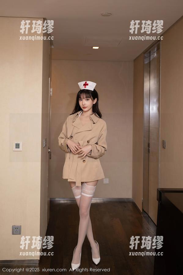 Xiuren秀人网 - 又一组陈梵妮Fanny高跟鞋套图，我快要被她的优雅风暴裹挟了！