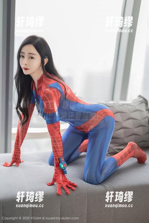 YouMi尤蜜荟 - 原图讲述：周妍希的泳衣比海浪还要摇曳！