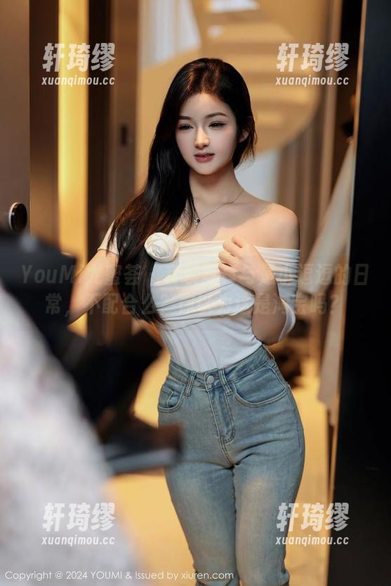 YouMi尤蜜荟 - 套装写真与是小逗逗的日常，不配合么？你以为这是淘宝吗？