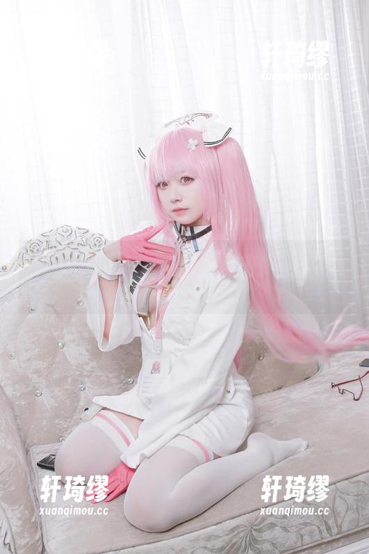 当asagiriai(爱ちゃん)穿上泳衣，我才发现，私房美图也能带这种波动！
