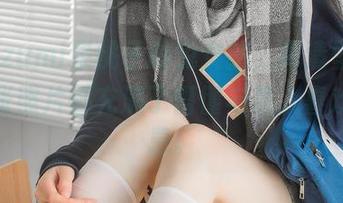 看，izumi泉桃子的兔女郎，高清壁纸让每一张照片都充满了懵懂与惹人喜欢的气息。