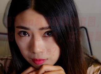 pans – 看Tina戴着眼镜的套图，意识到她在追求的不仅是好看，还有智慧的allure？