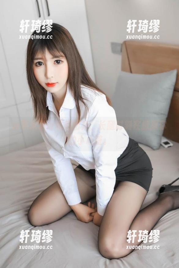 w黑米粥w私房图集，长腿时刻在撩拨你的小心脏。