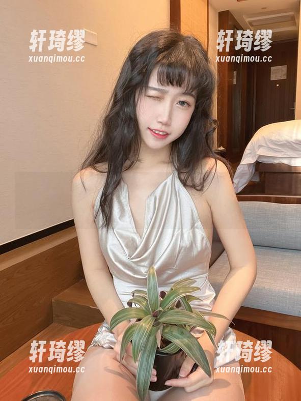 不呆猫的皮衣写真，下载后果你自己承受哦！