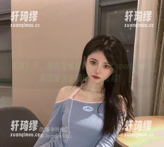 和服？不，现在是倦倦喵的cosshowtime！原图附送小剧场，真有趣！