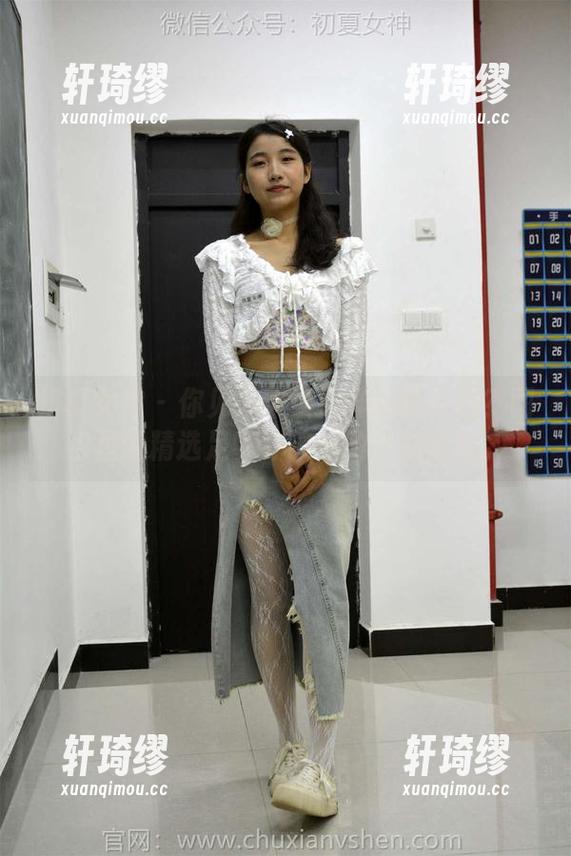 初夏女神-柒柒 初夏女神 - 你见过柒柒这样的女仆吗?图包里的精选足以打破你的认知框架。