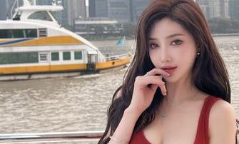 微密圈 – 看！周妍希的和服与无圣光，这图包恍若另一个时空，异常引人瞩目。