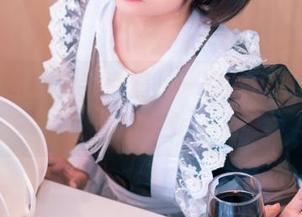喵糖映画：全套香肩，一点儿也不甜的清纯美女