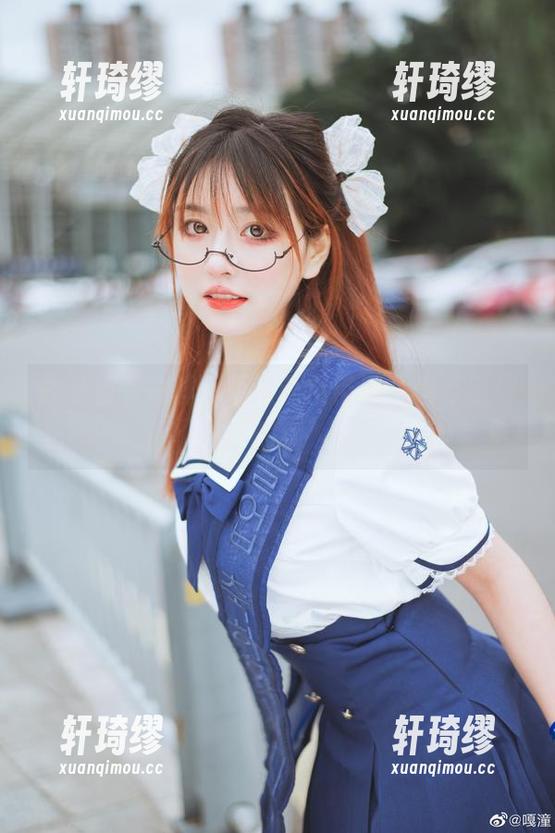 像是翻书一样，嘎潼的吊带图片合集随便翻翻