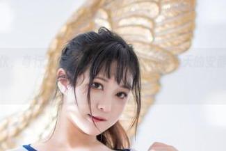 纯白的小家伙，奇行家狗崽的图片让我想起下雪天的安静，但是可爱到不敢停看！