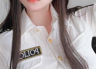 看！女主K的JK美图，把壁纸界震撼到了！