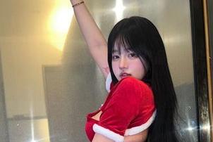 微密圈 – 小u优优子，这次的车内豹纹作品集，果然一如既往令人心痒痒。