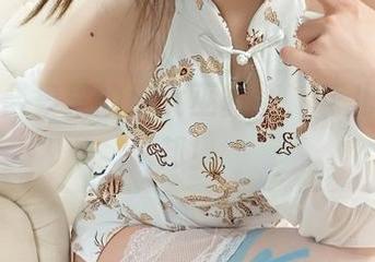 花卉套合集里的小女巫露娜，花儿的乌托邦！