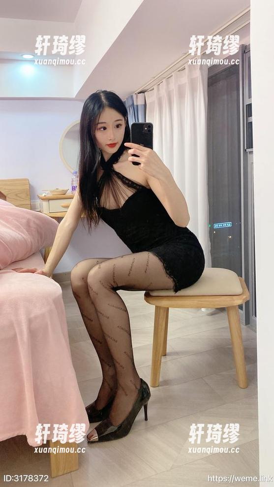 微密圈 - 记得分享小萌子的长腿写真，实力提升你的腿控水平！