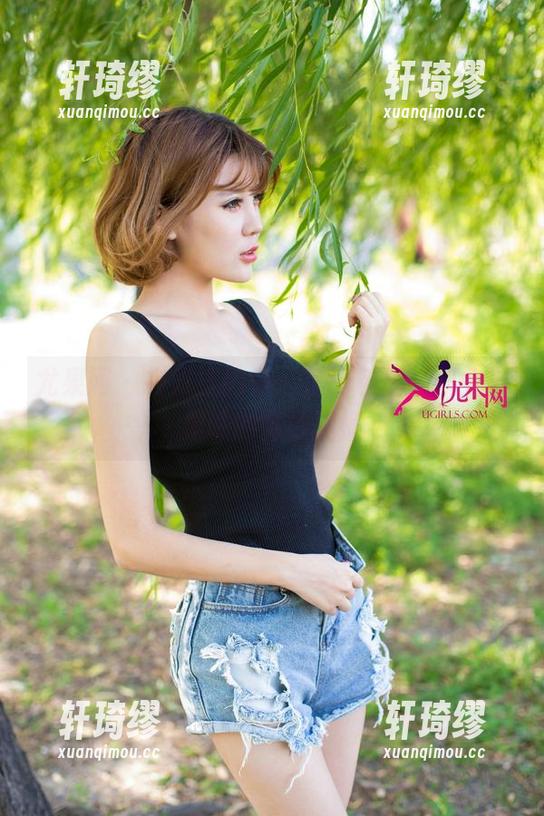 尤果网 - 在米妮的办公室图包里，职业与趣味的微妙碰撞