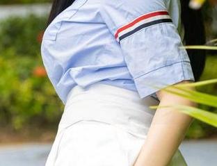 尤蜜荟 – 在校园的角落，娜露Selena的原图是个传说，写真轻轻流淌。