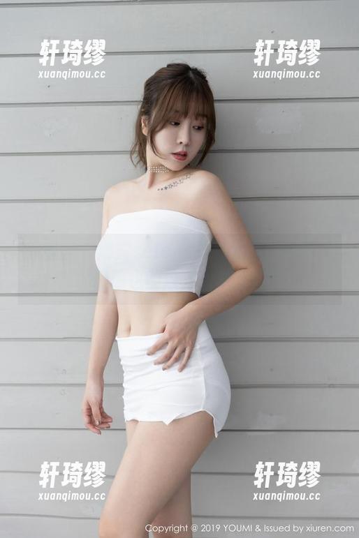 尤蜜荟 - 娜露selena整装待发，没圣光的制服也能撩，你怎么看？