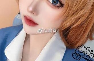 收录了嶋葵所有白丝的写真合集，“清纯”与“撩人”竟能完美反转。