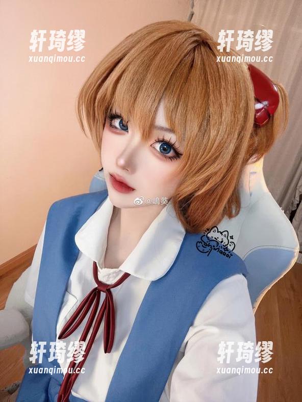 嶋葵 收录了嶋葵所有白丝的写真合集,“清纯”与“撩人”竟能完美反转。