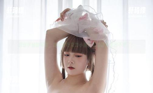 这组学姐的写真，我卡在巧克力小圆面包的甜蜜里出不来了！