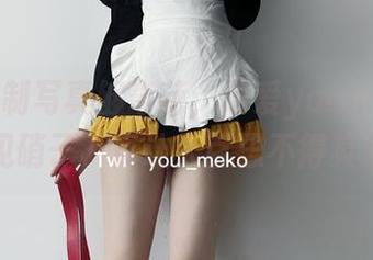 这套定制写真够奇葩，幼爱youmeko和古见硝子，真让人百思不得其解。