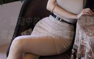 微密圈 – 运动中的徐珺大哥，最新图册里的各式姿态，让我想起小时候的田径赛。