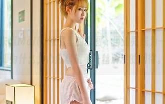 推女神 – 看朱赢Molly私房里的原图，当油亮成为一种状态，不知为什么，心底盘旋着一丝淡淡的期待。