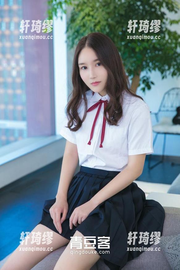推女神 - 这作品集透露了什么？赵馨玥的美脚分享一次，让你耳目一新。