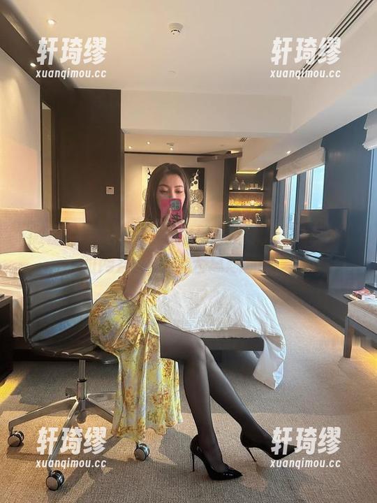 果儿Victoria 微密圈 - 教室照片之旅:果儿Victoria的网盘内容让人总想加课。