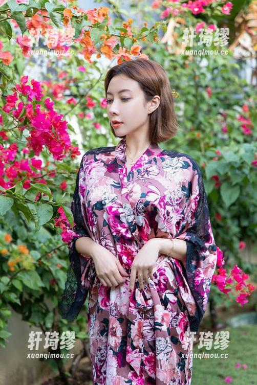 果儿Victoria 微密圈 - 果儿Victoria镂空写真集,分享光与影的争斗,像极了我跟我的床!