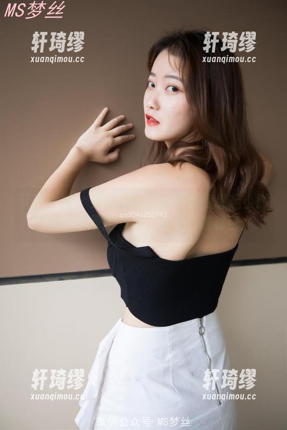梦丝女神 - 灵唯白丝写真竟让我想起小时候那种厚厚的书本，裹着一堆秘密。