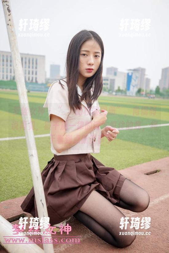 梦丝女神 - “玥玥的校园图册”，向懦弱说再见，被千篇一律的课本框住的我，终于看到点新鲜事了！
