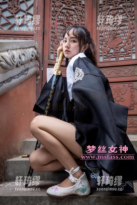 梦丝女神 - 一次性看个够，魏婷婷眼镜写真集即将更新！